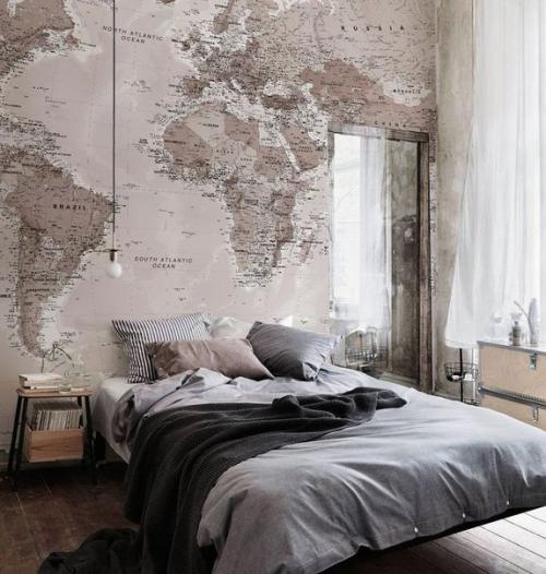 Карта на стене - это традиционное украшение детских комнат. 05