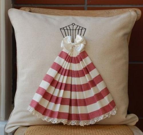 Мы декорируем подушки. 06