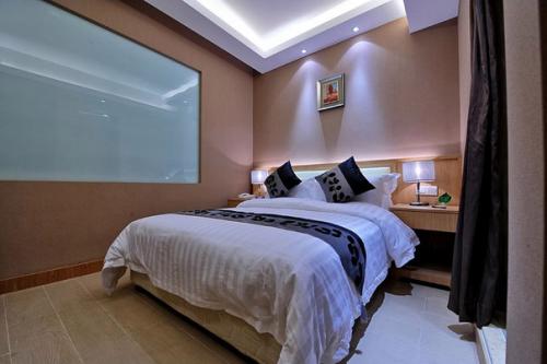 Интерьер комнаты без окон. 04