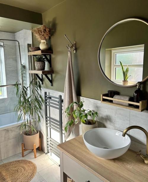 Прекрасный пример того, как с помощью краски и различного декора и растений можно преобразить любое пространство. 01