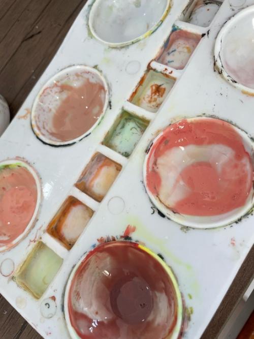 Отдыхая в нашем любимом загородном отеле, я каждый раз восхищалась красивыми абстрактными картинами в номерах. 02