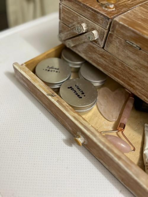 Натуральные материалы и спокойная цветовая гамма прекрасны везде, а в ванной - особенно. 08