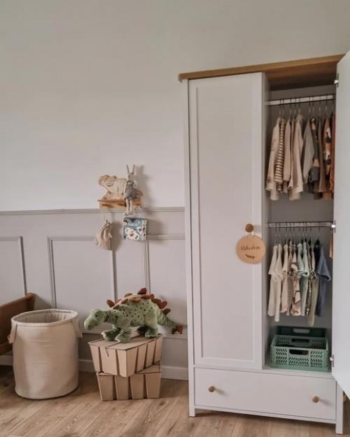 Чтобы иметь возможность добавить много дерева в интерьер, не перегружая его, дизайнеры рекомендуют придерживаться двух цветов. 08