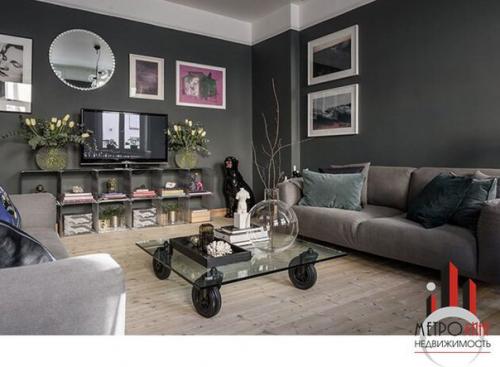 Темный интерьер с творческим декором и пантерами (S - 60 м 2). 01