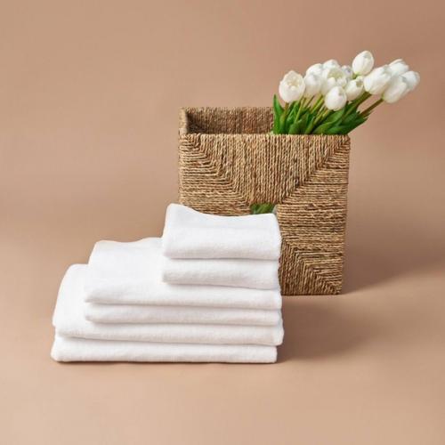 Многие люди для ванной белые полотенца приобретают. 02