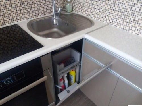 Решение для маленькой кухни необычно. 02