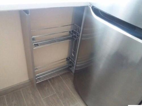 Решение для маленькой кухни необычно. 05