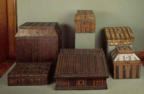 История сундука.   Слова Сундук и ларь вызывают ассоциации с запахом нафталина, экспонатами краеведческого музея или театральным реквизитом. 09