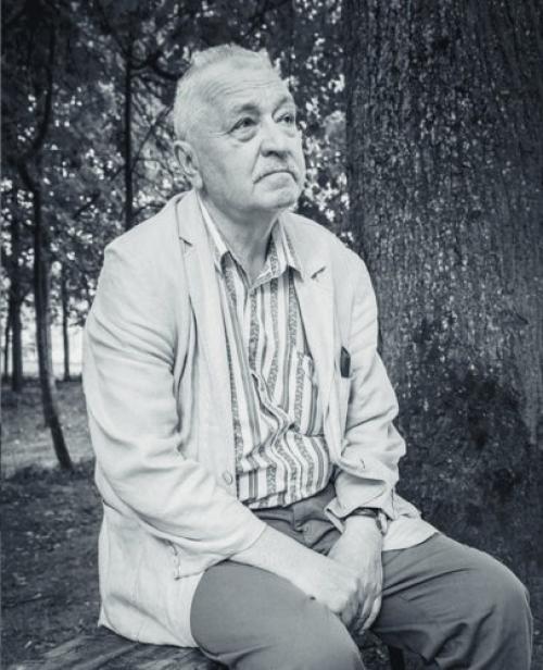 Виктор кулаков, человек, который восстановил усадьбу Хмелита и в течение тридцати лет был ее директором. 07