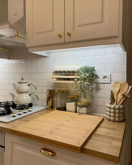 Классическая кухня в скандинавском стиле без огромного количества декора и прочего. 01