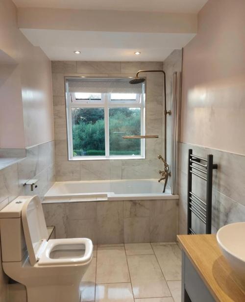 Прекрасный пример того, как с помощью краски и различного декора и растений можно преобразить любое пространство. 07