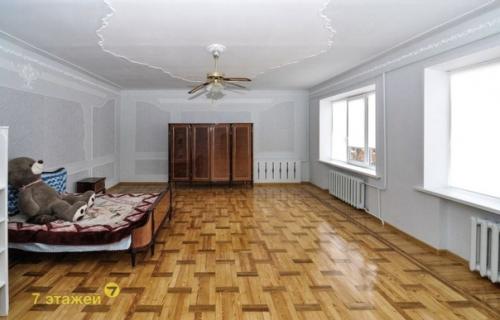 В боровлянах продается дом с неожиданным интерьером. 07