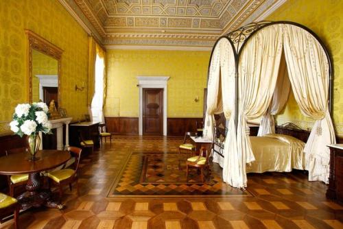 Замок раккониджи расположен в местечке раккониджи близ кунео, что неподалеку от Турина (около 30 км к югу. 08