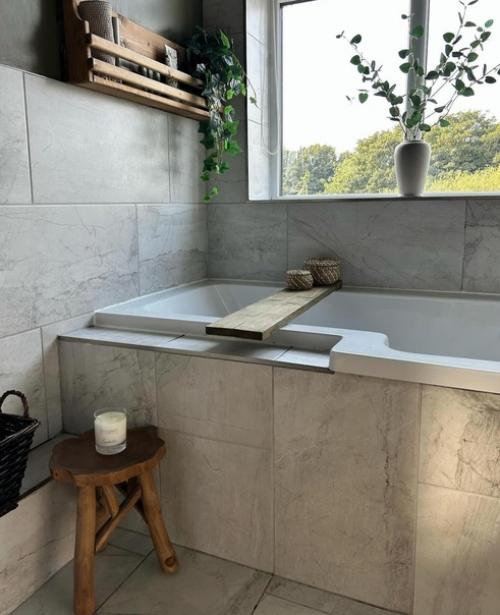 Прекрасный пример того, как с помощью краски и различного декора и растений можно преобразить любое пространство. 06