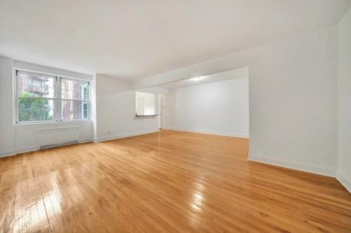 Однушка в московском Чертанове у Мкада стоит как двухкомнатная квартира в Нью-джерси с бассейном на крыше и видом на манхэттен. 04