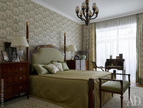 Люблю работать с цветом, уверена, что Москве он просто необходим, - считает дизайнер Дарья Харитонова. 03