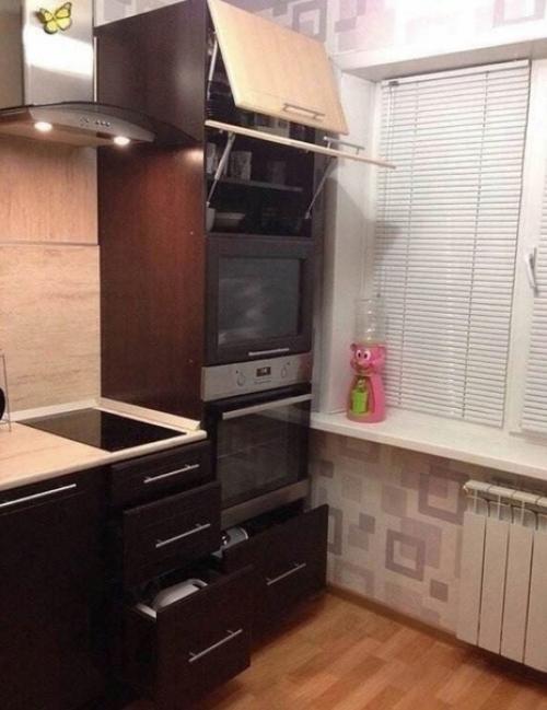 Даже самая бюджетная кухня может быть комфортной и функциональной, если продумать все до мелочей. 02