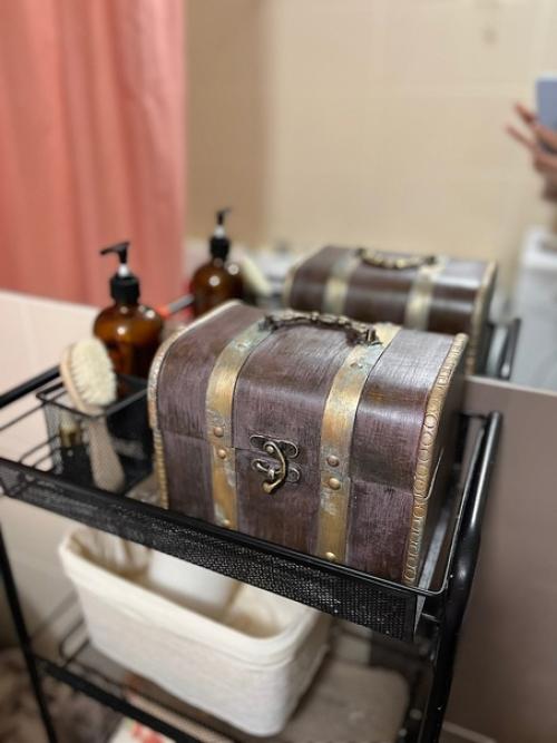 Натуральные материалы и спокойная цветовая гамма прекрасны везде, а в ванной - особенно. 07