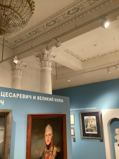 Вдогонку вчерашнему посту о музее военной формы хочу показать еще одну выставку из этого же музея: Романовы. 02 Вдогонку вчерашнему посту о музее военной формы хочу показать еще одну выставку из этого же музея: Романовы. 02