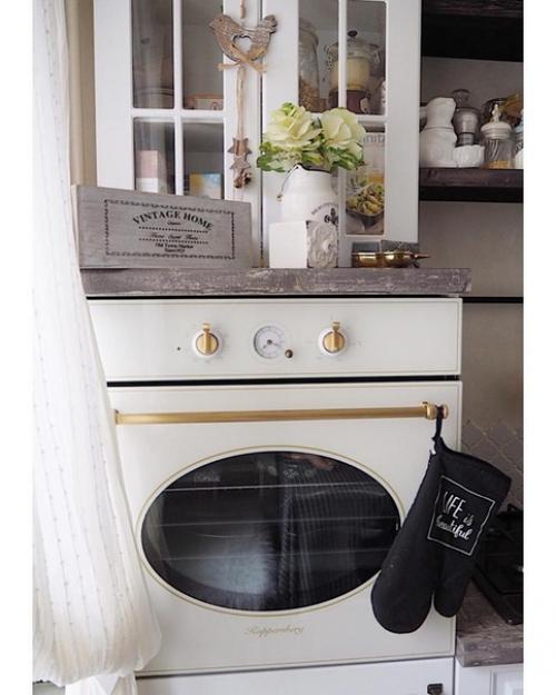 Маленькая уютная кухня площадью 5, 3 кв. 03