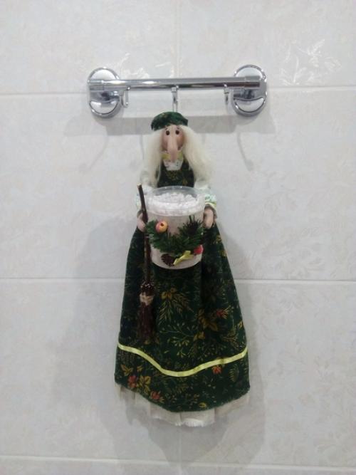 Феи красоты, куколки для хранения ватных дисков и палочек в интерьерах хозяек. 03