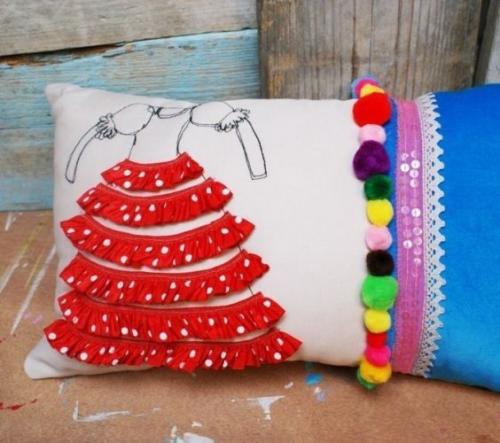 Мы декорируем подушки. 03