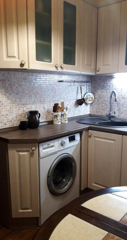 Небольшая функциональная кухня (6, 5 кв. 02