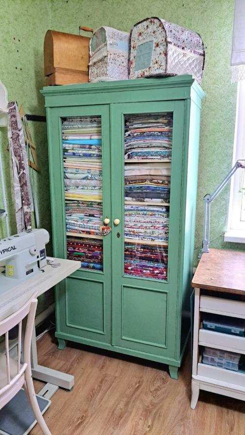 Мы с мужем живем в частном доме в небольшом городке ростовской области, и дача наша тоже в черте города. 06