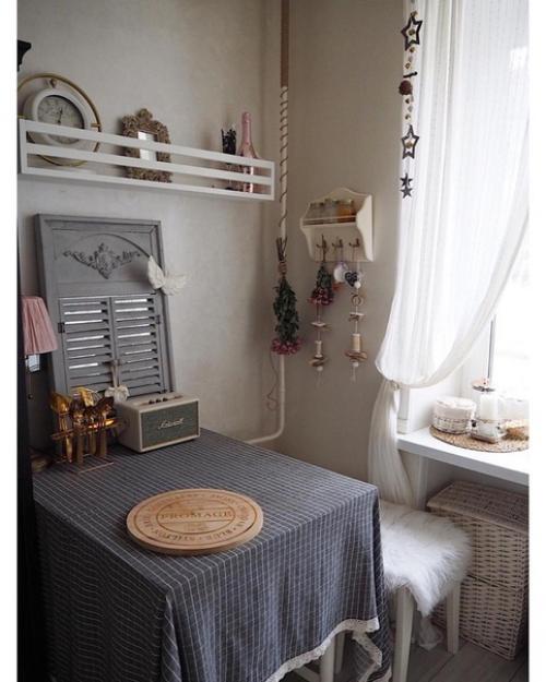 Маленькая уютная кухня площадью 5, 3 кв. 08