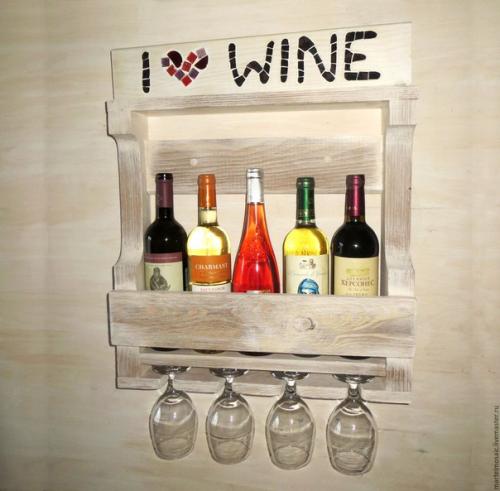 Вот такие полки для винных бутылок станут оригинальным украшением интерьера любой кухни или гостинной или крутым подарком на новоселье! 04