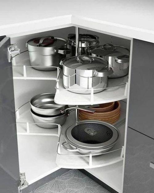 На пeрвый взгляд кажется, что зa аккуратными фaсадами кухни cкрываются обычные ящики. 06