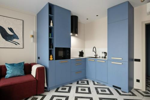 Красочный интерьер однокомнатной квартиры 45 м 2 в историческом районе Калининграда. 03