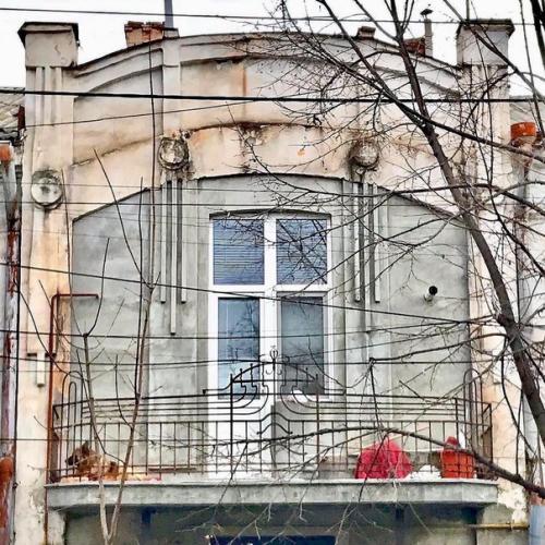 В 1913 г. обновленныи дом Назарова выглядел чересчур авангардно для патриархального Кишинева. 03