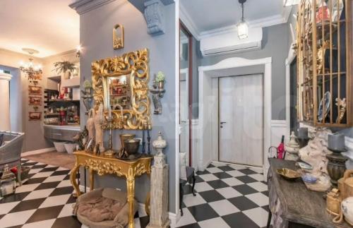 В Омске выставили на продажу необычную квартиру за 20 миллионов. 03