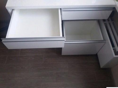 Решение для маленькой кухни необычно. 04