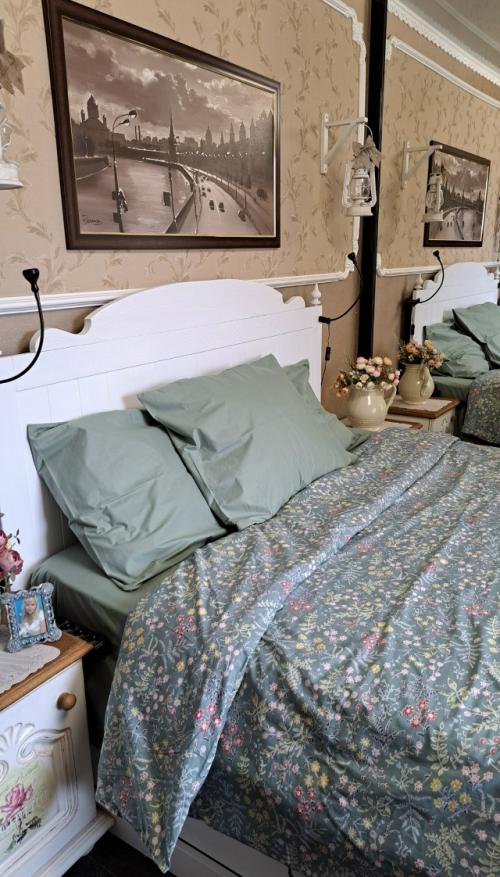 Мы с мужем живем в частном доме в небольшом городке ростовской области, и дача наша тоже в черте города. 05