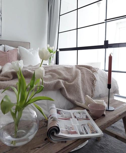 Интерьер этого скандинавского лофта в Хельсинки получился очень светлым и уютным. 04