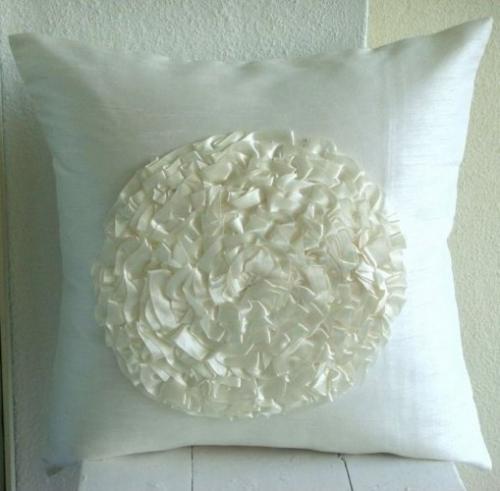 Мы декорируем подушки. 08