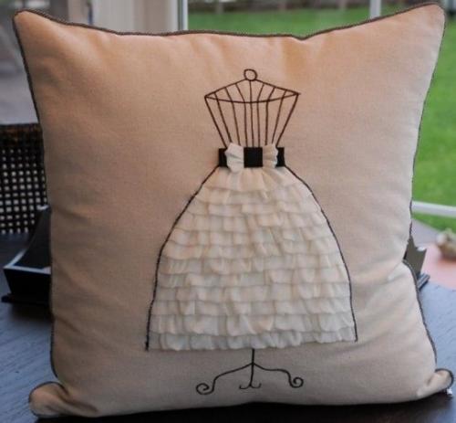 Мы декорируем подушки. 05