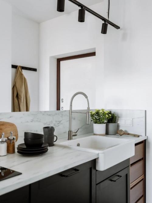 Дерево и камень - одни из самых востребованных в современном интерьере отделочных материалов. 04