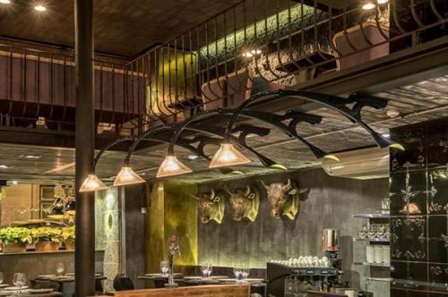 Часть 1. уникальный интерьер ресторана в историческом центре Лиссабона от украинских дизайнеров. 05