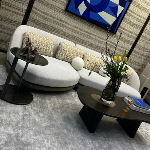 С 16 по 18 февраля в московском гостином дворе прошла выставка Artdom, которая посвящена трендам мебельной и интерьерной моды. 02