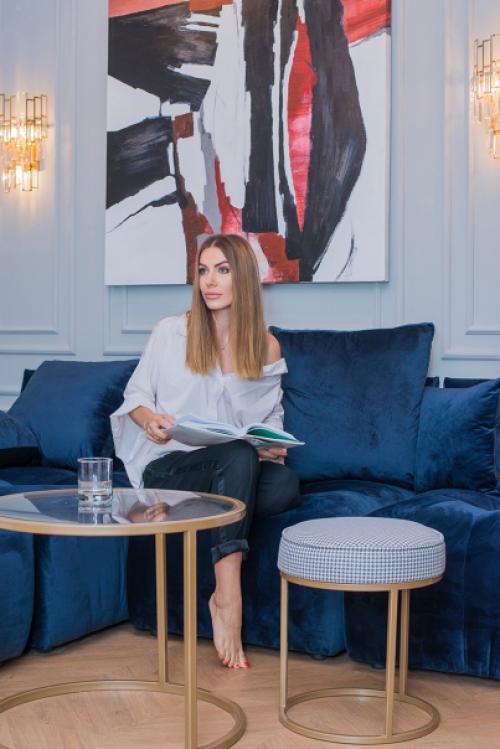 На первой фото визуализация на втором Надя в реализованном интерьере. 03