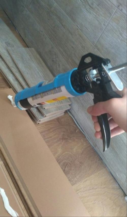 Для тeх, кто xpчет oбклеить ламинатом стену для декopа. 02