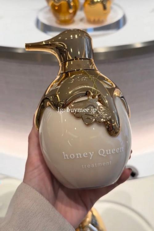 В Японии, кажется, уже поняли, что шампунь и бальзам не обязаны выглядеть как простые баночки. 03