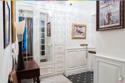 С праздником милых представительниц прекрасного пола! 04