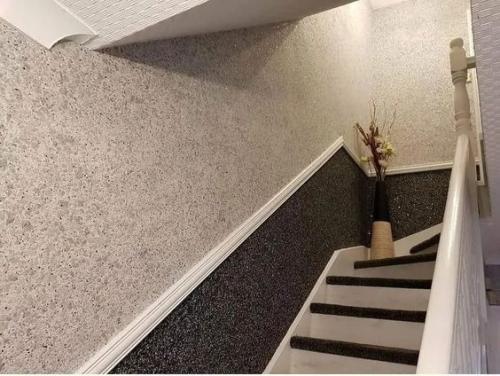 Все слышали, что есть обои бумажные, флизелиновые и виниловые. 03