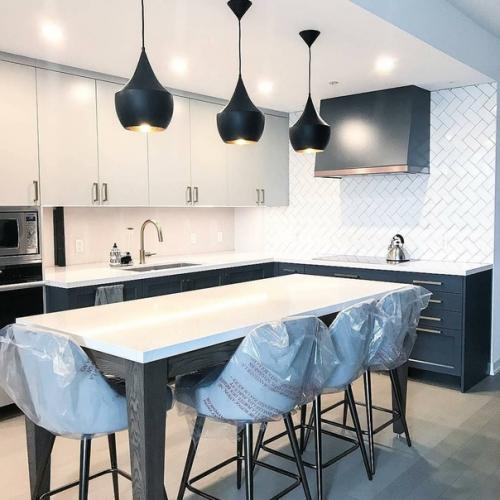 Черный низ и белый верх. 01