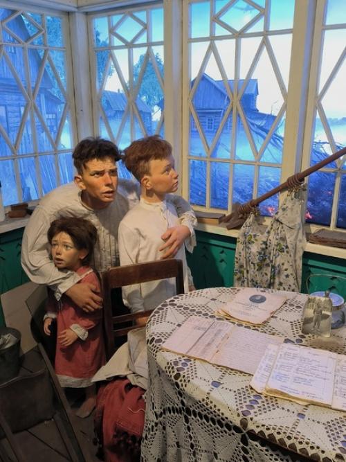 40 минут внутри поезда победы прошли с полным погружением в реальность того времени. 01 40 минут внутри поезда победы прошли с полным погружением в реальность того времени. 01