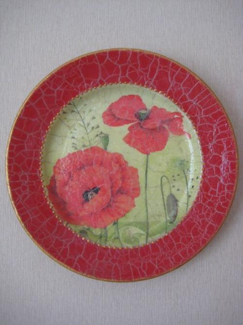 После окончания ремонта и расстановки мебели всегда возникает потребность добавить аксессуары на стену в интерьер. 07